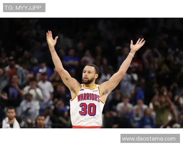 库里领衔勇士对决黄蜂精彩视频集锦回顾与分析