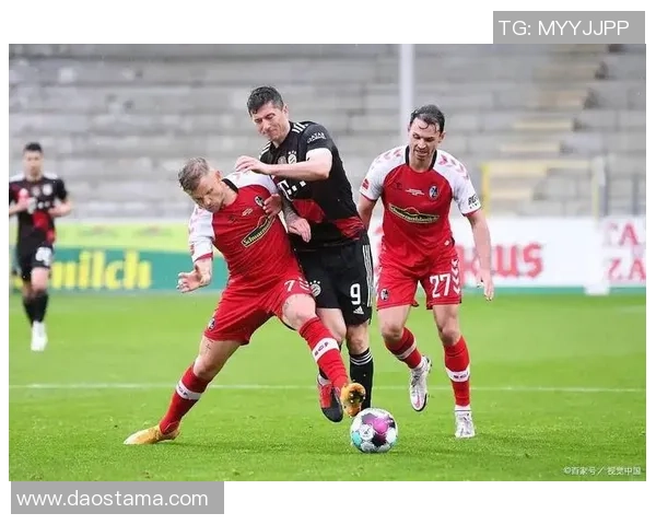 曼联与不来梅的激战回顾：经典对决再现绿茵场的荣耀与激情